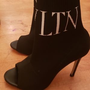 Black checkered print wallet